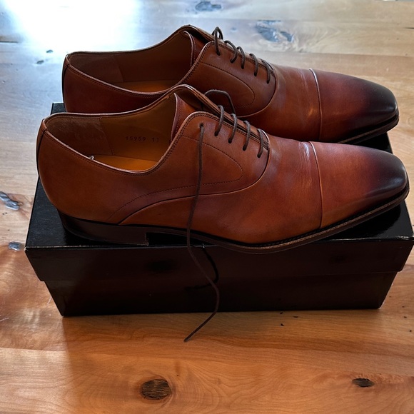 Magnanni Men's Rich Brown Oxfords - Picture 5 of 8